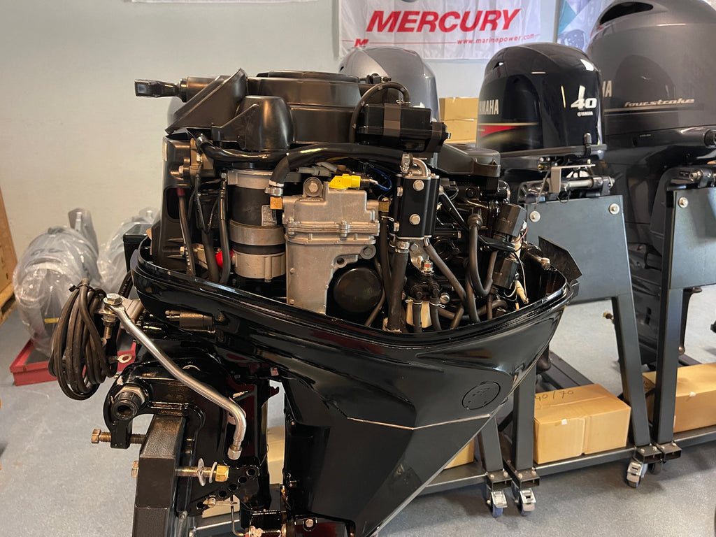 Mercury 25 pk EFI (ELECTRONIC FUEL INJECTION) 4 takt, 3 cilinder elektrisch gestart met afstandsbediening. - Outboard Outlet