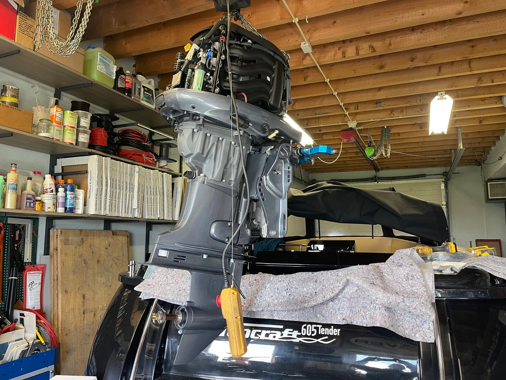 Montage Yamaha 40 / 60 pk in de bun van een Topcraft 605